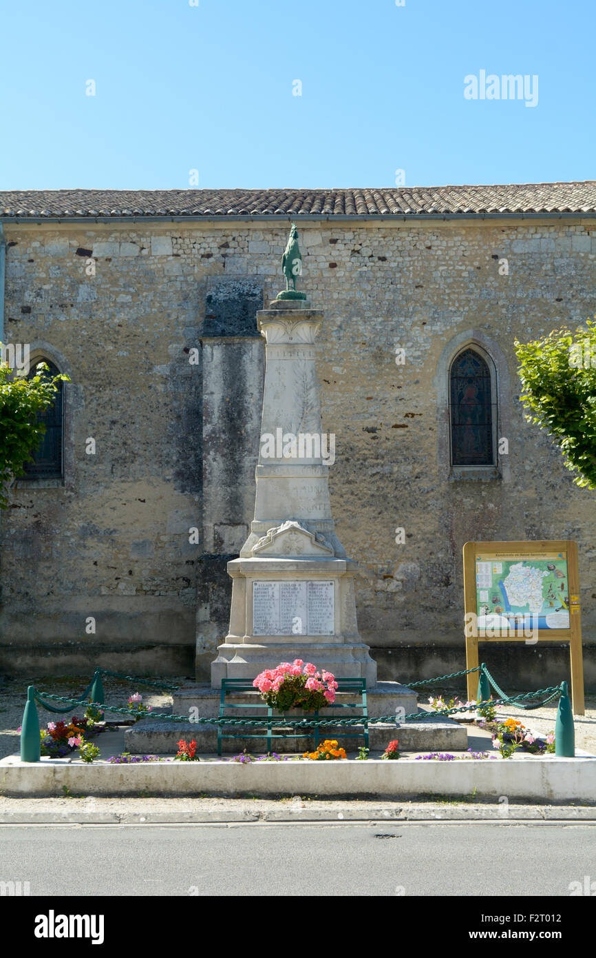 War Memorial à St Thomas de Conac, Charentes-Maritime, France Banque D'Images