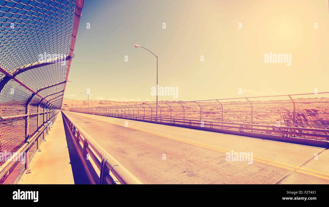 Retro vintage photo stylisée d'une autoroute, film ancien style, USA. Banque D'Images