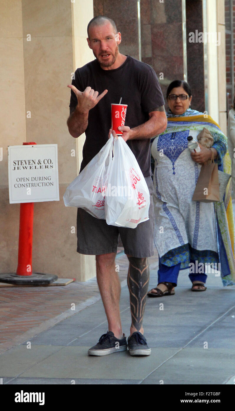 Rage Against the Machine, le bassiste Tim Commerford goes shopping à Beverly Hills avec Coca-Cola potable : Tim Commerford Où : Los Angeles, California, United States Quand : 23 Juil 2015 Banque D'Images Rage Against the Machine, le bassiste Tim Commerford goes shopping à Beverly Hills avec Coca-Cola potable : Tim Commerford Où : Los Angeles, California, United States Quand : 23 Juil 2015 Banque D'Images