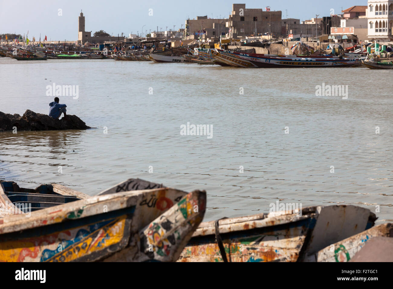 Bateau avec vue sur mer à St Louis, Sénégal Banque D'Images