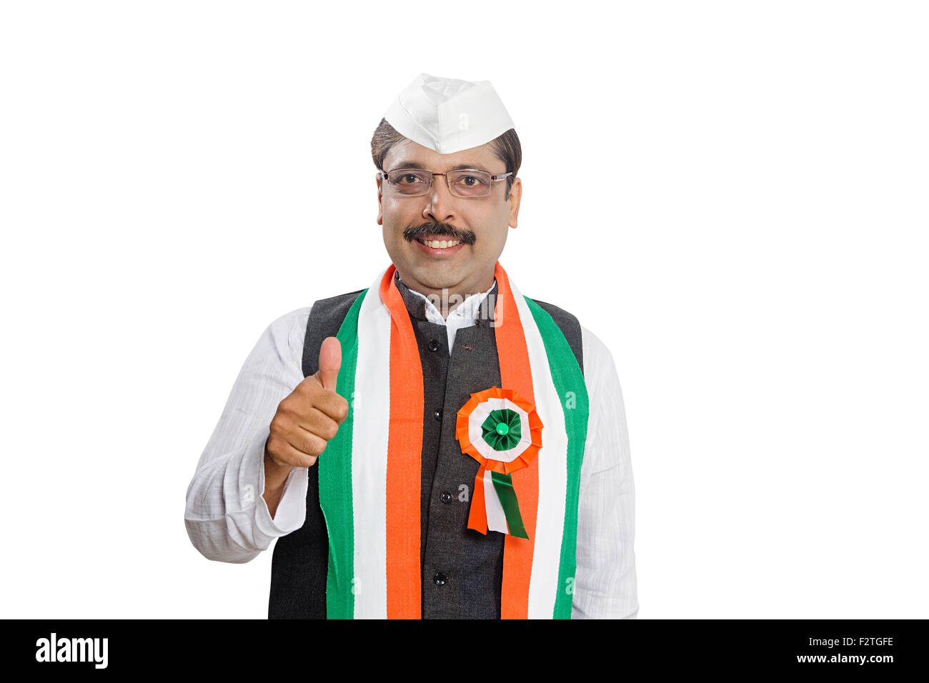 1 adultes indiens politicien homme Thumbs Up montrant Banque D'Images