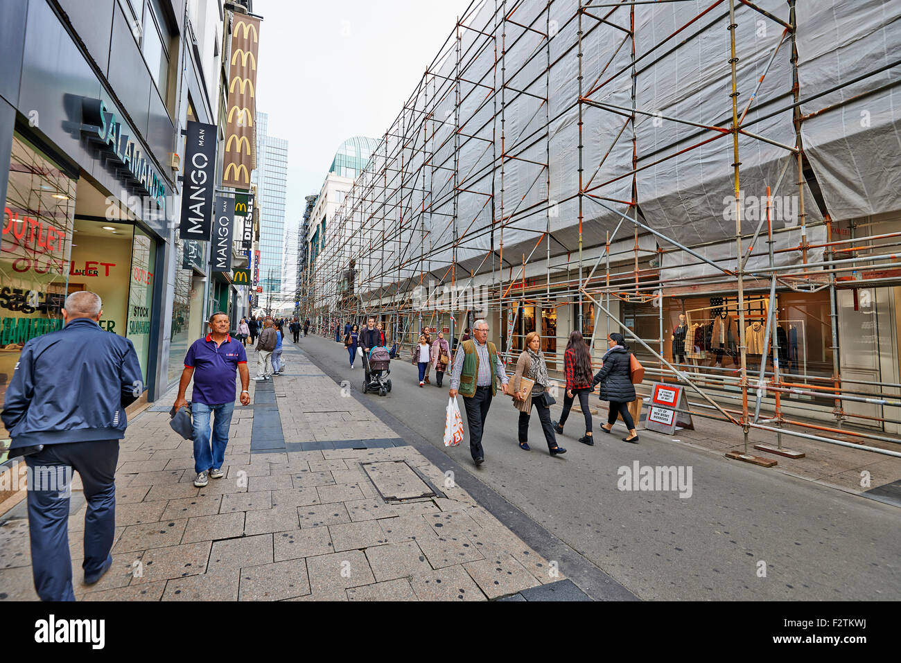 De monde Rue Neuve - Rue Neuve et de la rénovation de la ville 2 Facede Banque D'Images