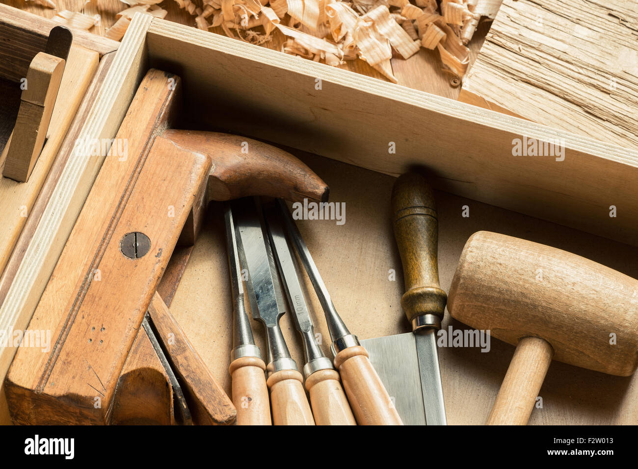 Le travail du bois et des outils de menuiserie en atelier. Banque D'Images