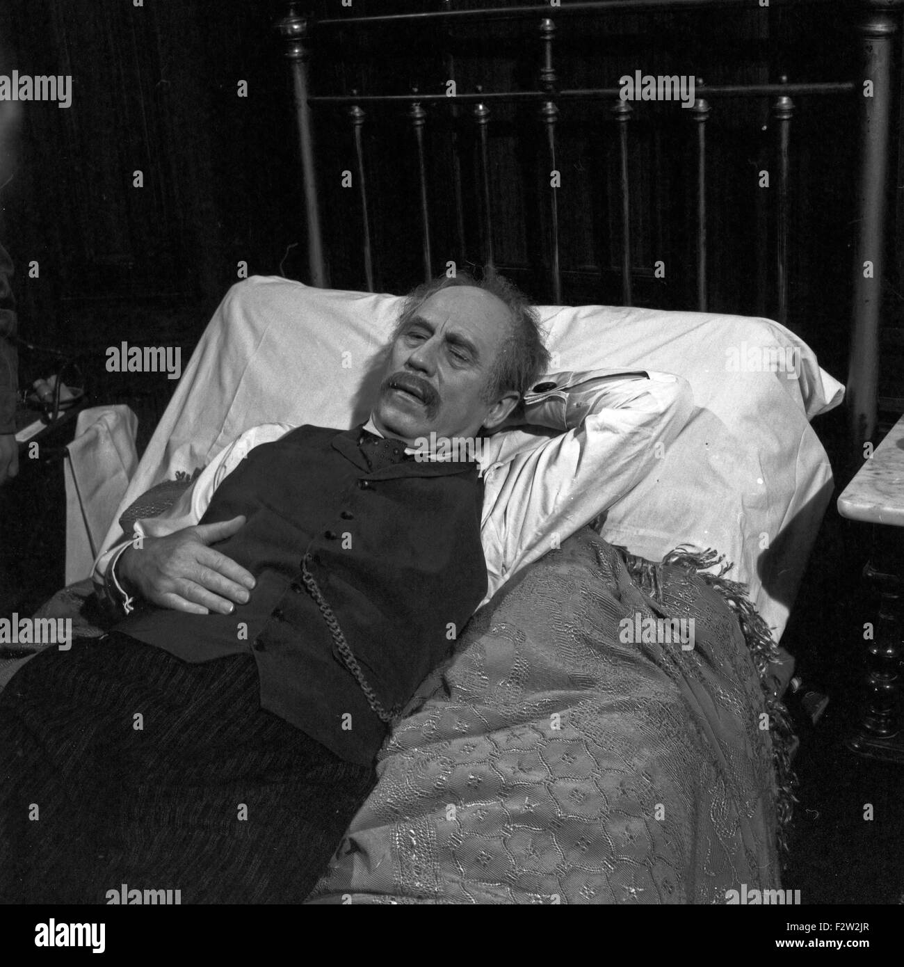 Jegor Bulytschow und andere, Kinofilm, Deutschland 1966, Regie : Peter Beauvais, Szenenfoto mit Werner Hinz Banque D'Images