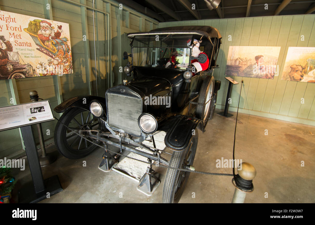 Automobile Henry Ford et Ford home and museum de Ft Myers Florida Santa avec Ford Modèle T 1919 Banque D'Images