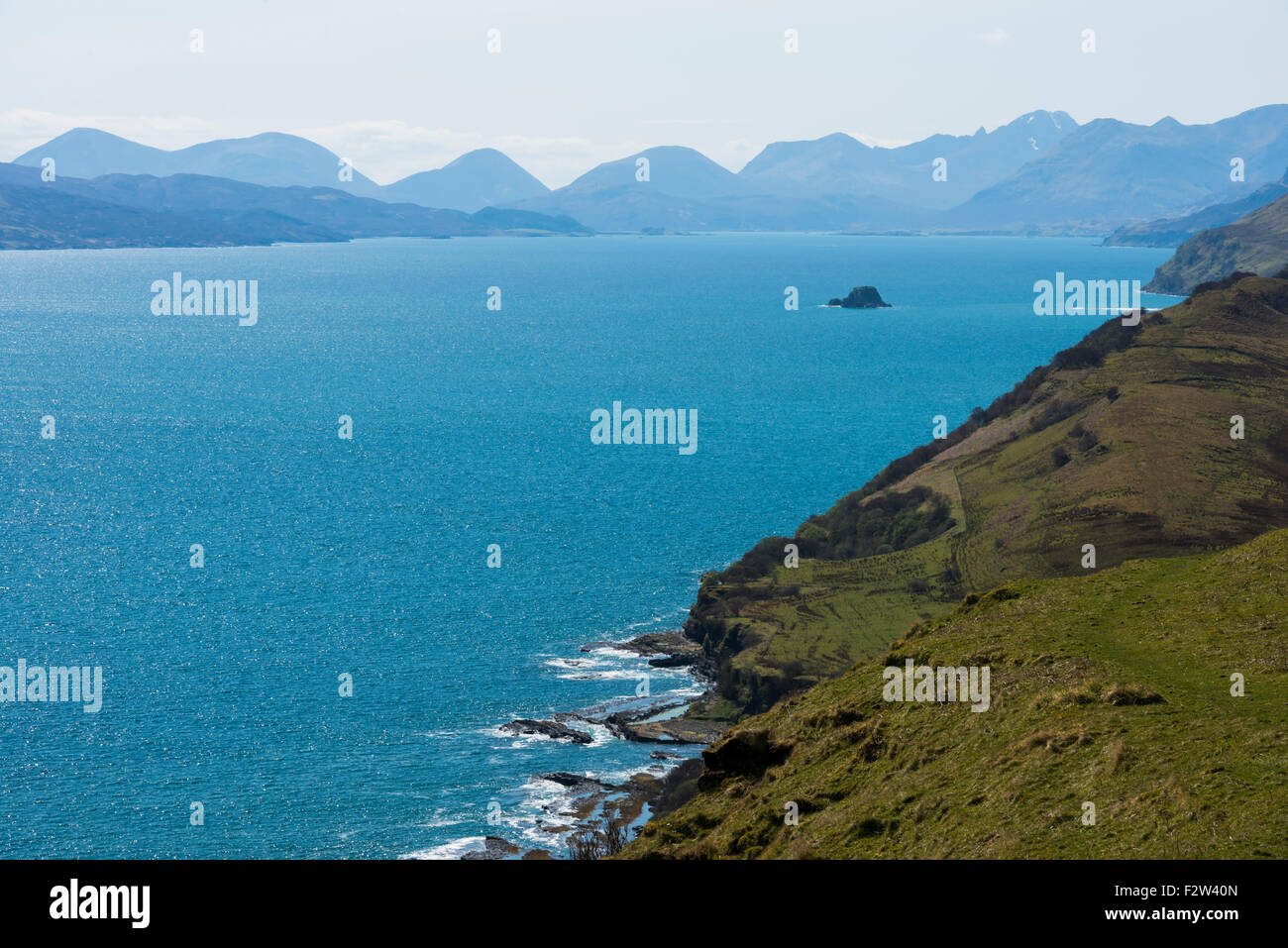 Mer à l'île de Skye, en Ecosse. Banque D'Images