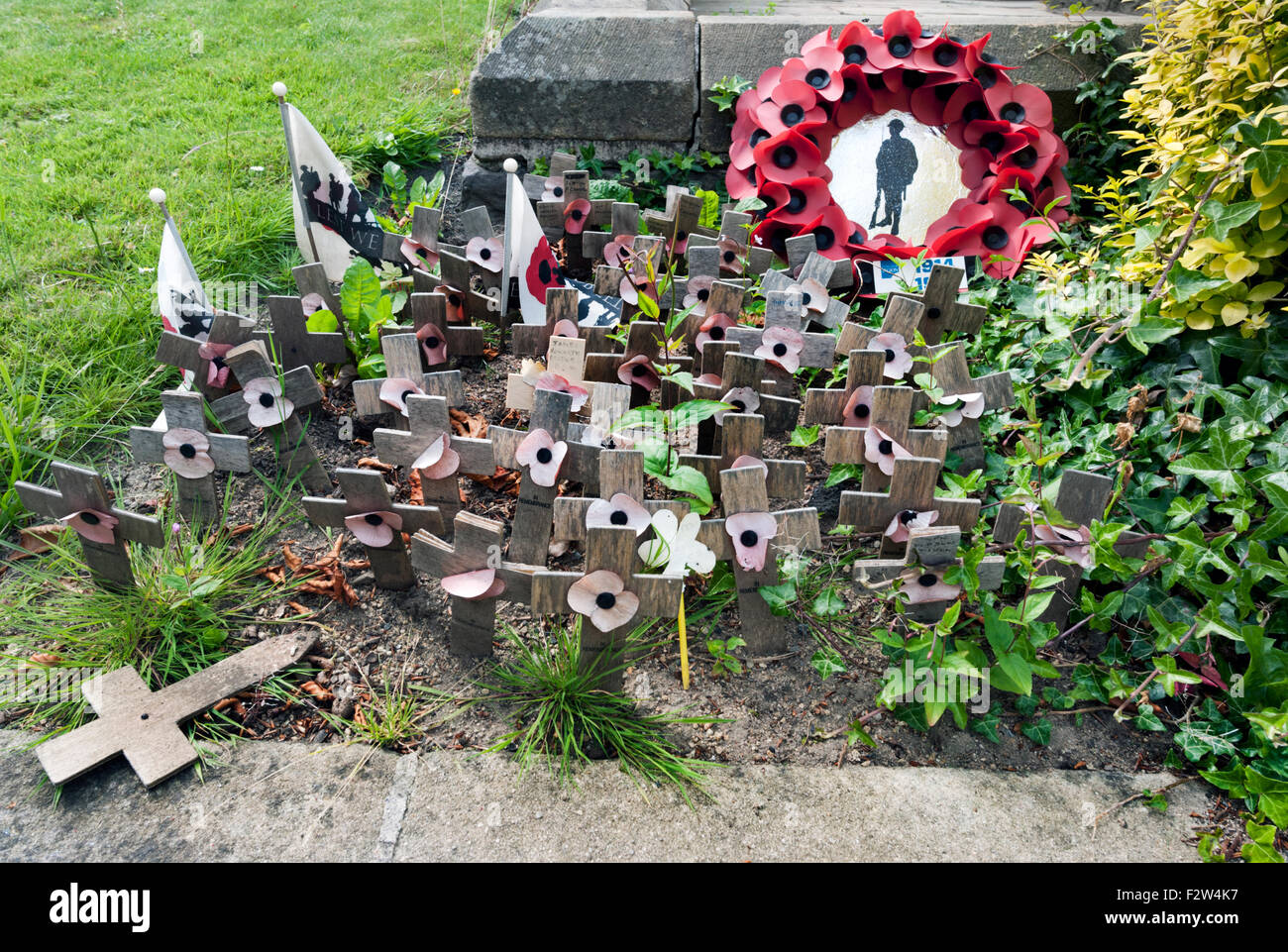 Souvenir à la base de la War Memorial, Château de Clitheroe, Lancashire, UK Banque D'Images