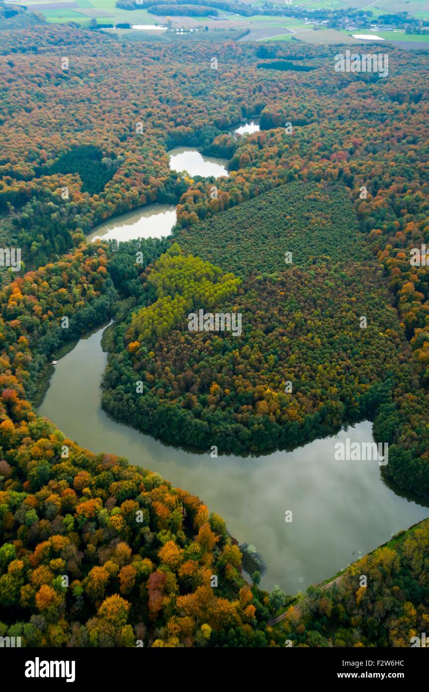 France, Haut Rhin (68), Sundgau, Hirtzbach, lacs en forêt en automne (vue  aérienne Photo Stock - Alamy