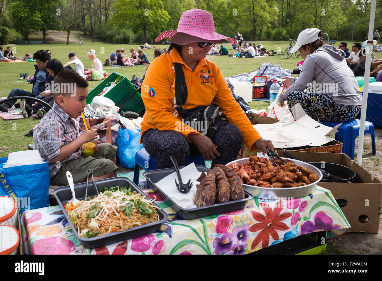 24.04.2015, Berlin, Berlin, Allemagne - Le Preussen Park à Berlin avec le Thai meadow se situe au nord de la Fehrbelliner place dans Banque D'Images