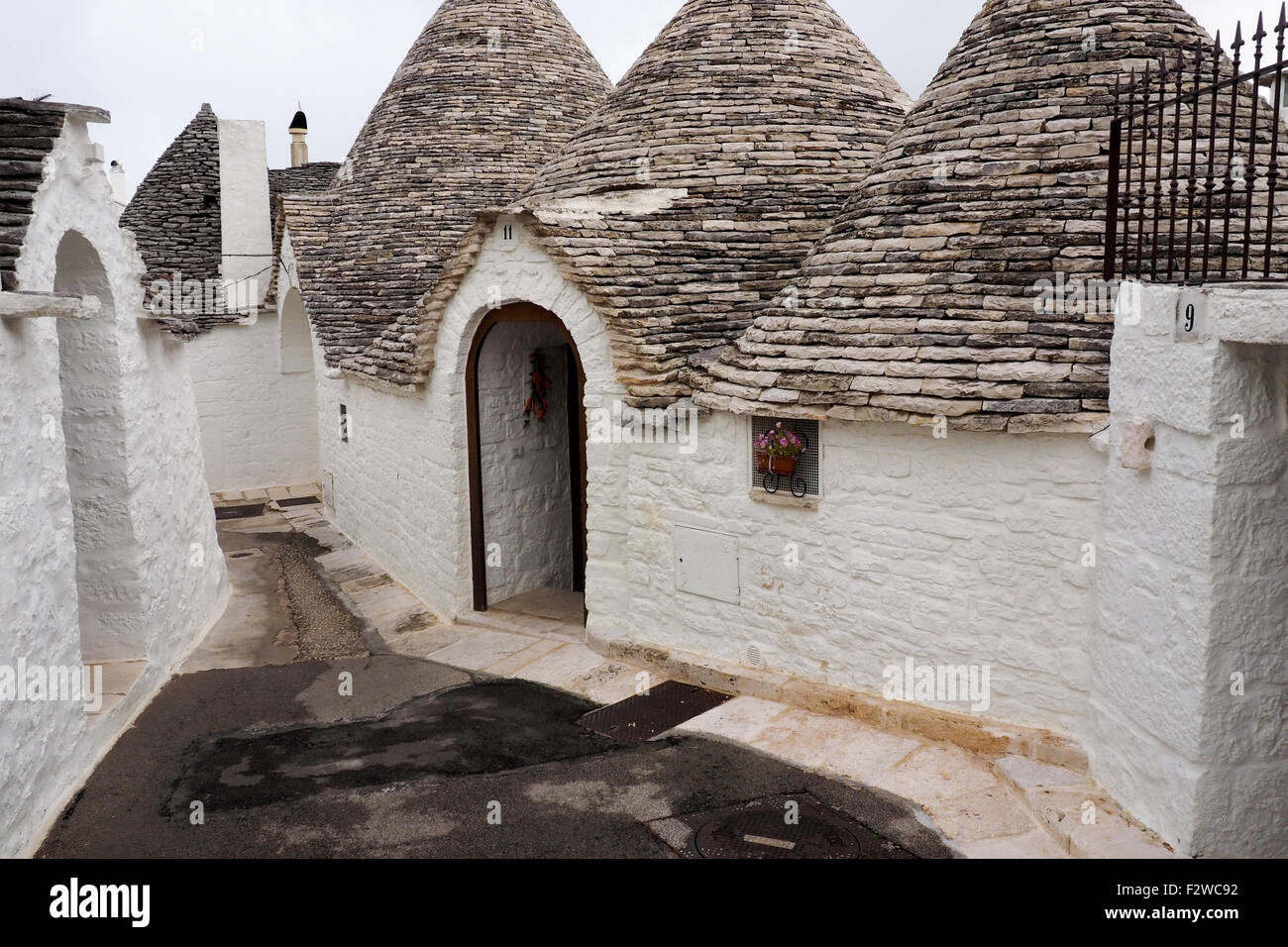 Dans le quartier de Monti Trulli d'Alberobello. Banque D'Images