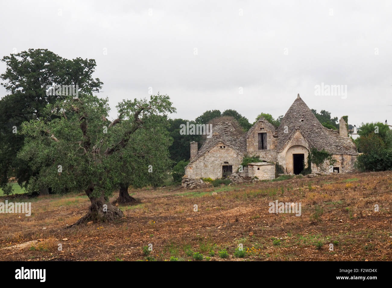Trulli abandonnés cottages. Banque D'Images