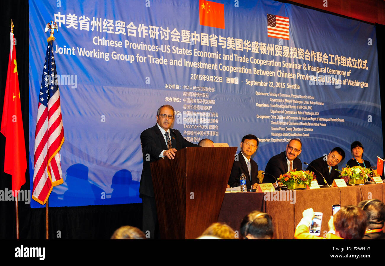 Seattle, USA. 22 Sep, 2015. Brad OWEN, Lieutenant-gouverneur de l'État de Washington, s'adresse à la "Chinese provinces-États des États-Unis La coopération économique et commerciale, séminaire et réunion de groupe de travail mixte pour le commerce et l'investissement de la coopération entre provinces chinoises et l'État américain du Washington à Seattle, aux États-Unis, le 22 septembre, 2015. © Zhang Chaoqun/Xinhua/Alamy Live News Banque D'Images