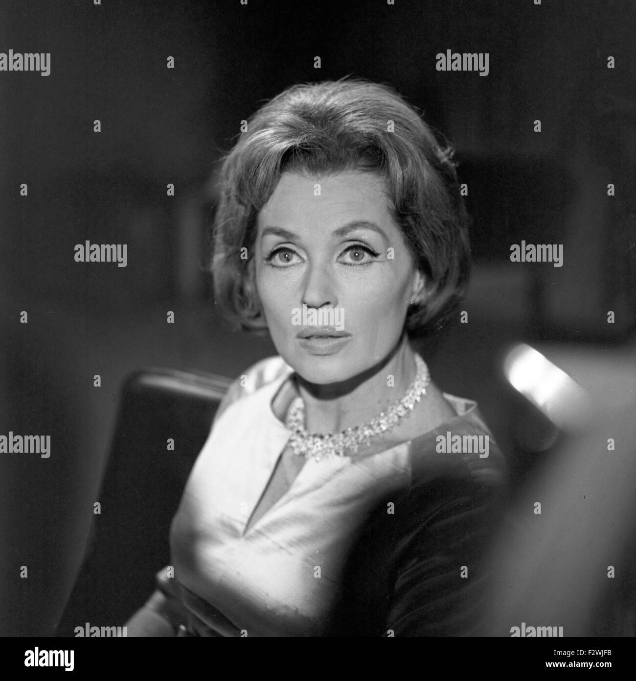Deutsche Schauspielerin Lilli Palmer, Deutschland 1960 er Jahre. L'actrice allemande Lilli Palmer, de l'Allemagne des années 1960. Banque D'Images