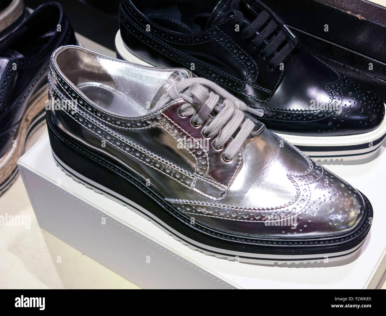 Bergdorf Goodman luxueux grand magasin Afficher, NYC Banque D'Images