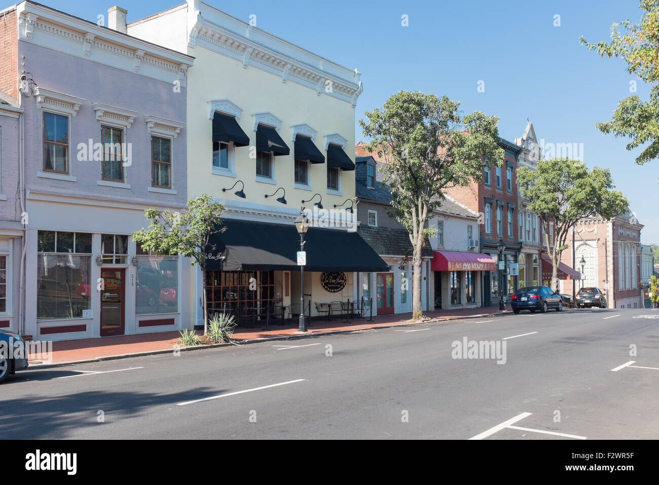 Rangée de Boutiques et restaurants à William Street, Fredericksburg, VA Banque D'Images