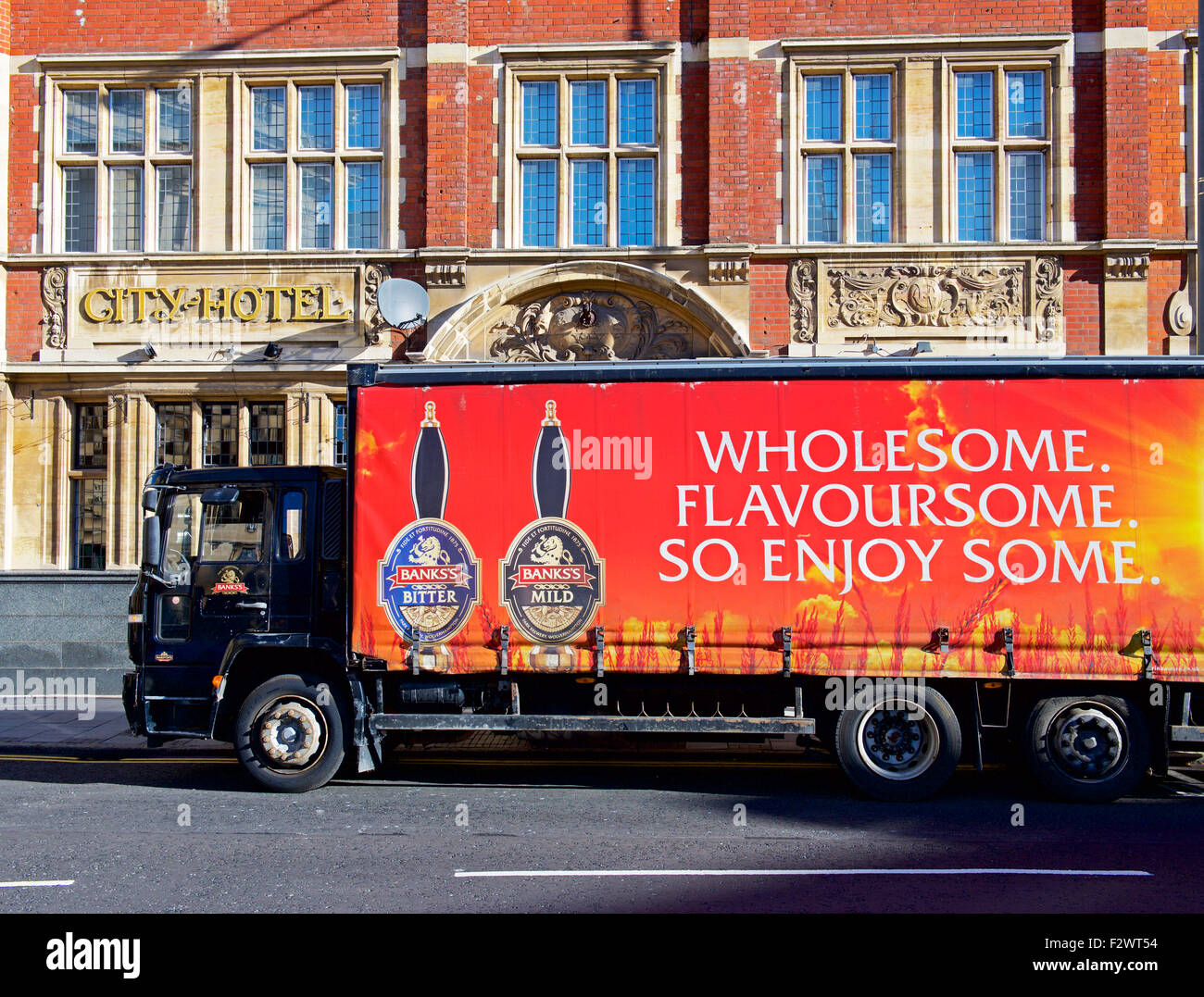 La prestation de l'interdiction des camions de la bière à l'Hôtel de Ville, Kingston Upon Hull, East Riding of Yorkshire, Angleterre, Royaume-Uni Banque D'Images