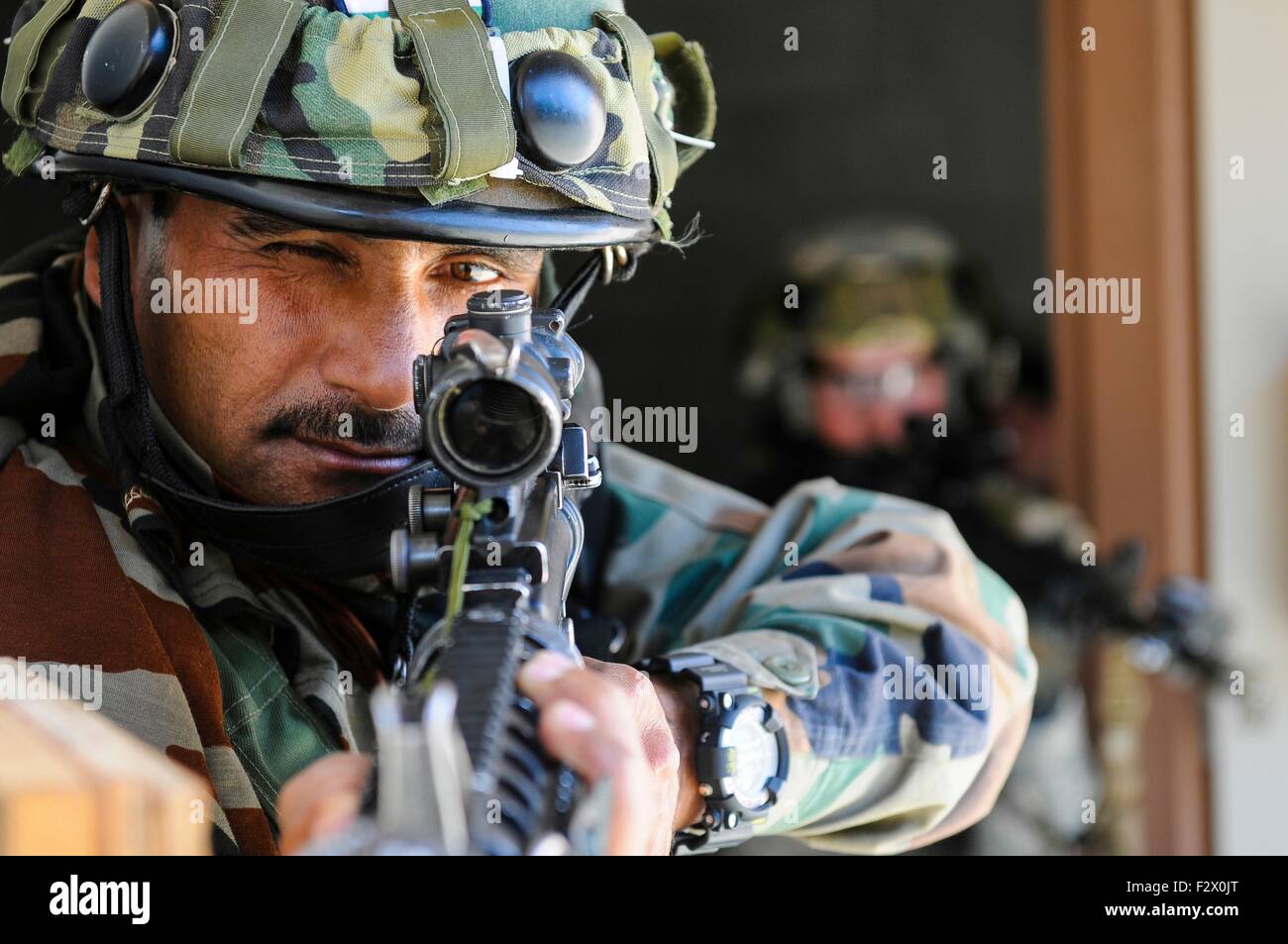 Des soldats indiens de la 6e bataillon du 6e Régiment du Kumaon Yudh Abhyas pendant l'entraînement à joint Base Lewis-McChord 21 septembre 2015 à Tacoma, Washington. Banque D'Images