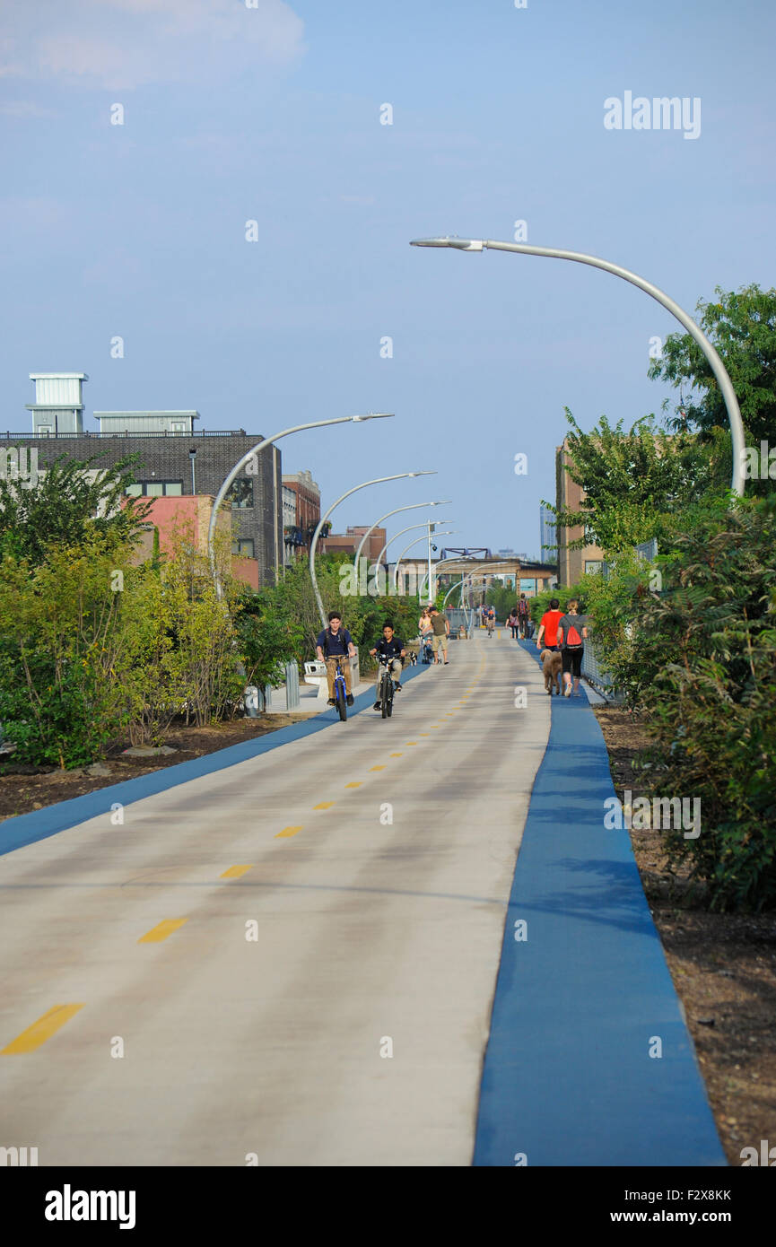 Le sentier 606 (Bloomingdale Trail), Chicago, Illinois. CTA Blue Line 'El' les voies au-dessus de la piste. Banque D'Images