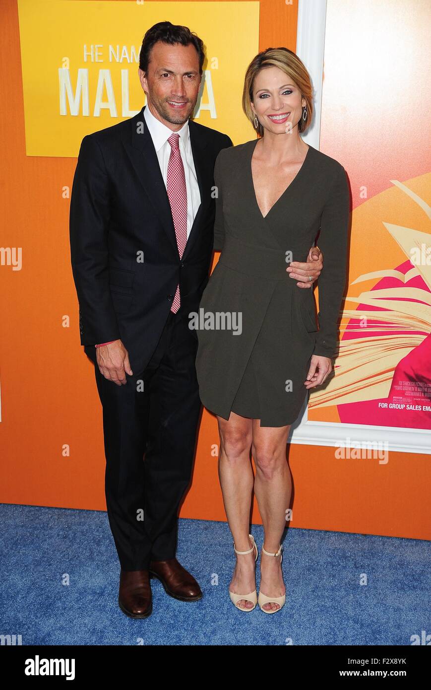 New York, NY, USA. Sep 24, 2015. Andrew Shue, femme au niveau des arrivées pour qu'il m'a appelée MALALA Premiere, Ziegfeld Theatre, New York, NY Le 24 septembre 2015. Credit : Gregorio T./Binuya Everett Collection/Alamy Live News Banque D'Images