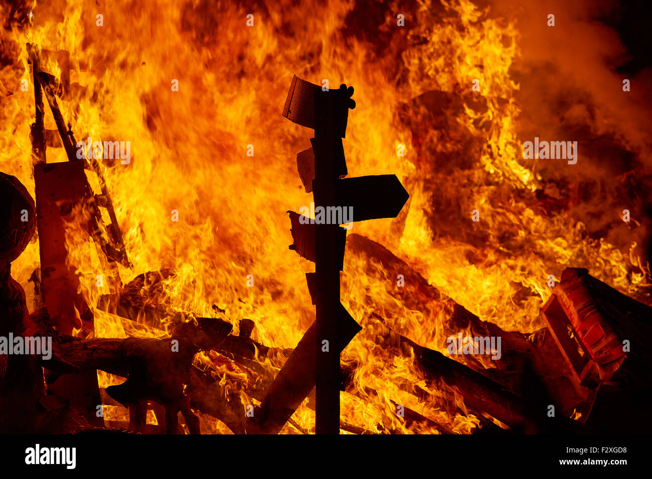 Feu de brûler à Valence Fallas fest au 19 mars Espagne tradition Banque D'Images