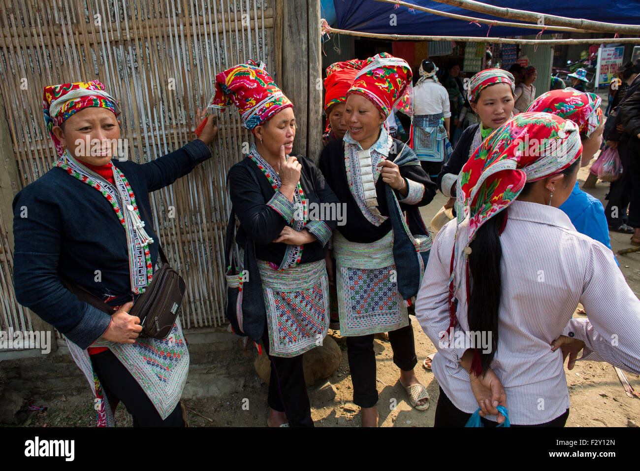 'Tribu Hmong ethniques Dzao Rouge' dans le nord du Vietnam. Banque D'Images