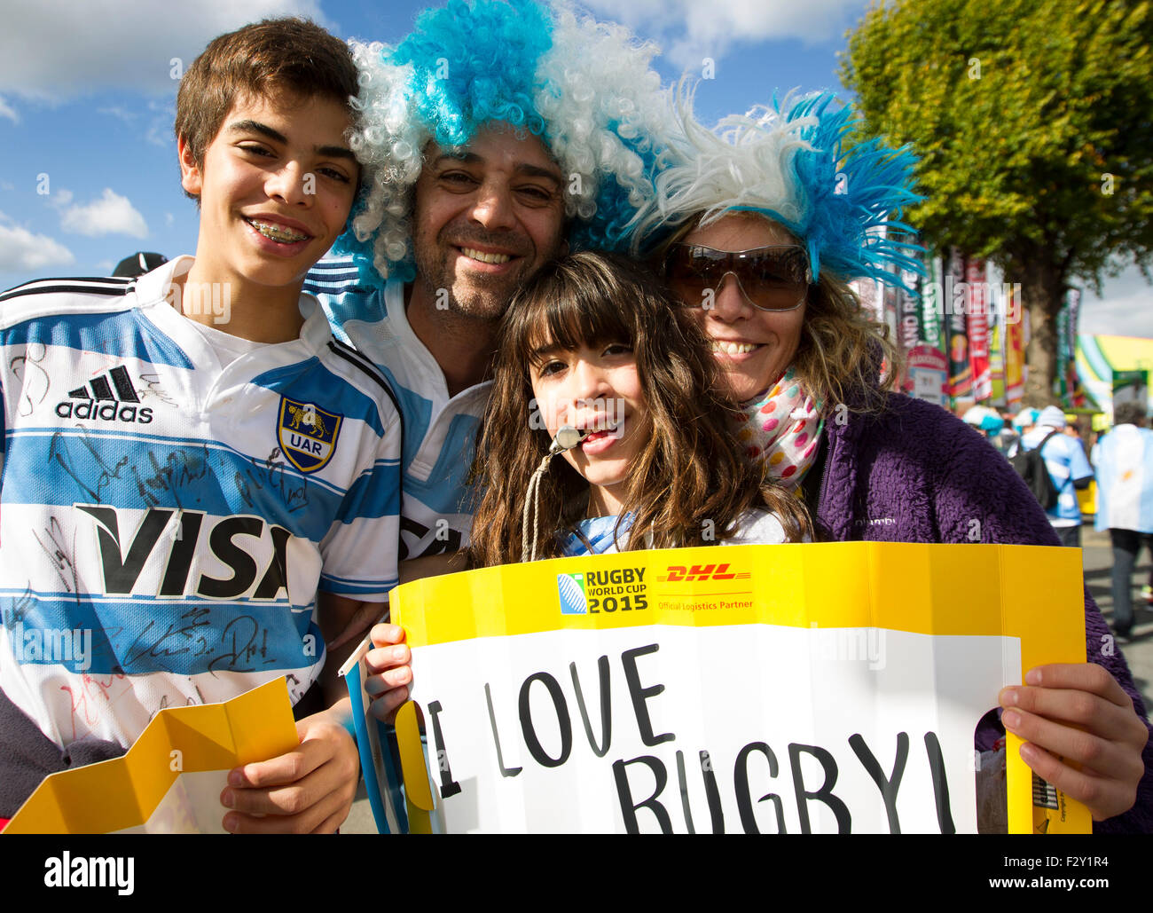 09,2015. Stade Kingsholm, Gloucester, en Angleterre. Coupe du Monde de Rugby. L'Argentine contre la Géorgie. Fans argentins posent pour une photo avant l'envoi. Banque D'Images