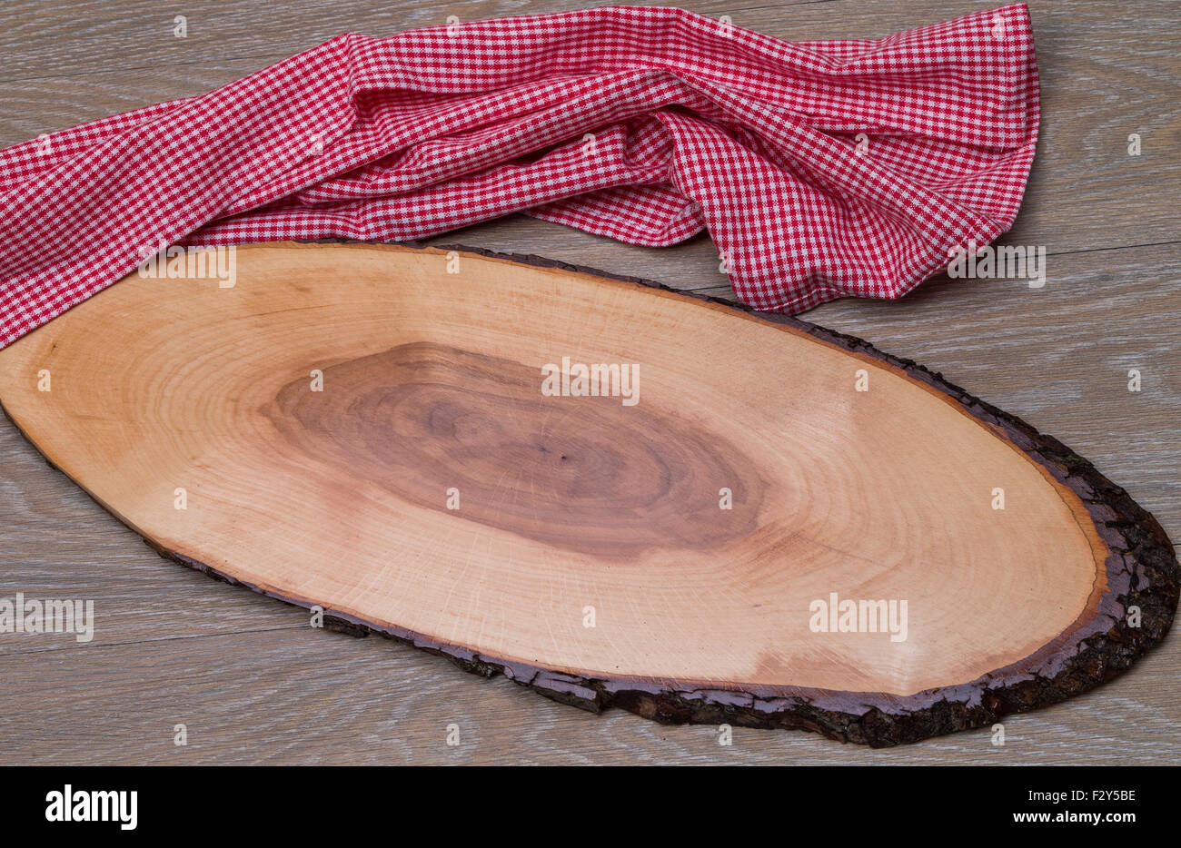 Découper sur un vide, vintage, table en bois Banque D'Images