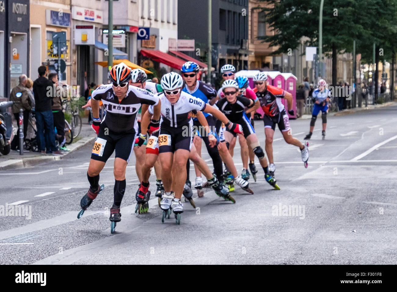 Berlin, Allemagne, le 26 septembre 2015. BMW 2015 Berlin-Marathon. Les patineurs et le rouleau de patin sont descendus dans la rue à 15h30 aujourd'hui pour participer à l'événement annuel de l'inline skating. Banque D'Images