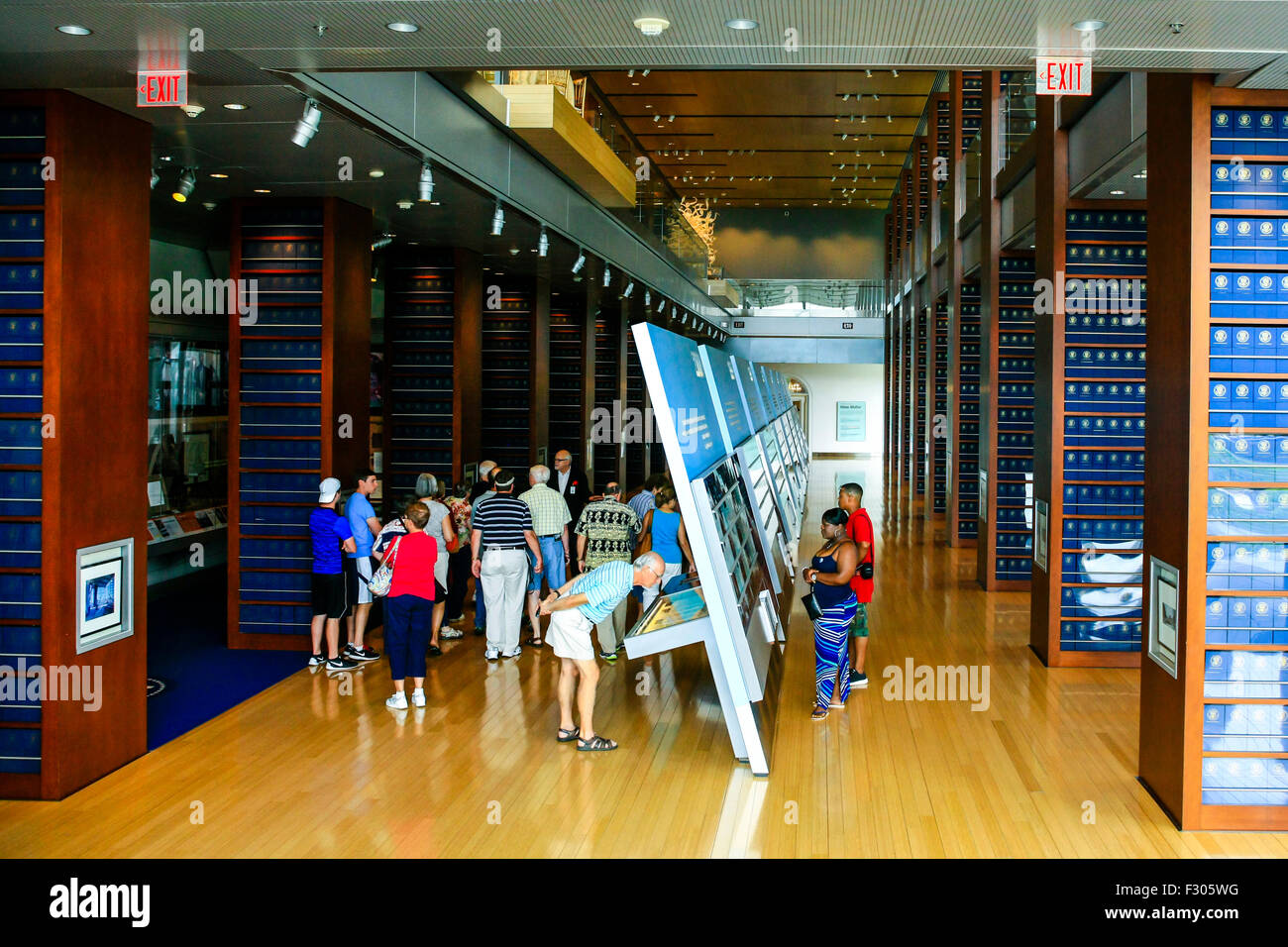 Huit panneaux de montage dans la William J. Clinton Presidential Center à Little Rock en Arkansas Banque D'Images