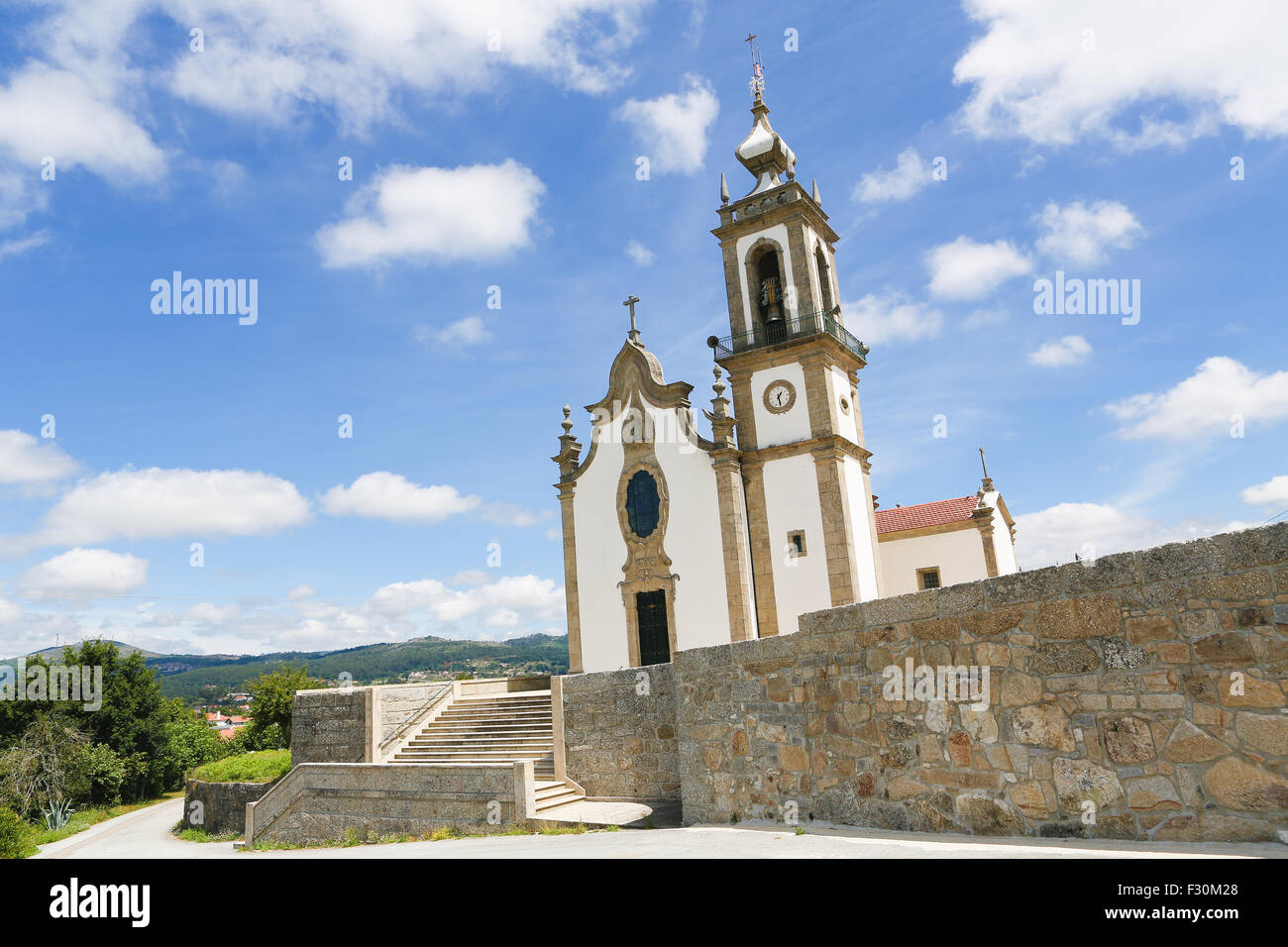 Igreja Matriz (baroque portugais typique, 18e siècle) dans la région de Infesta, Paredes de Coura dans la région de Norte, Portugal. Cette église est Banque D'Images