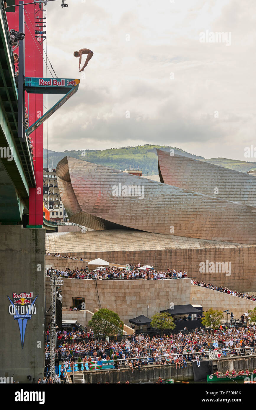 Gary Hunt dans le Red Bull Cliff Diving Bilbao 2015 Banque D'Images