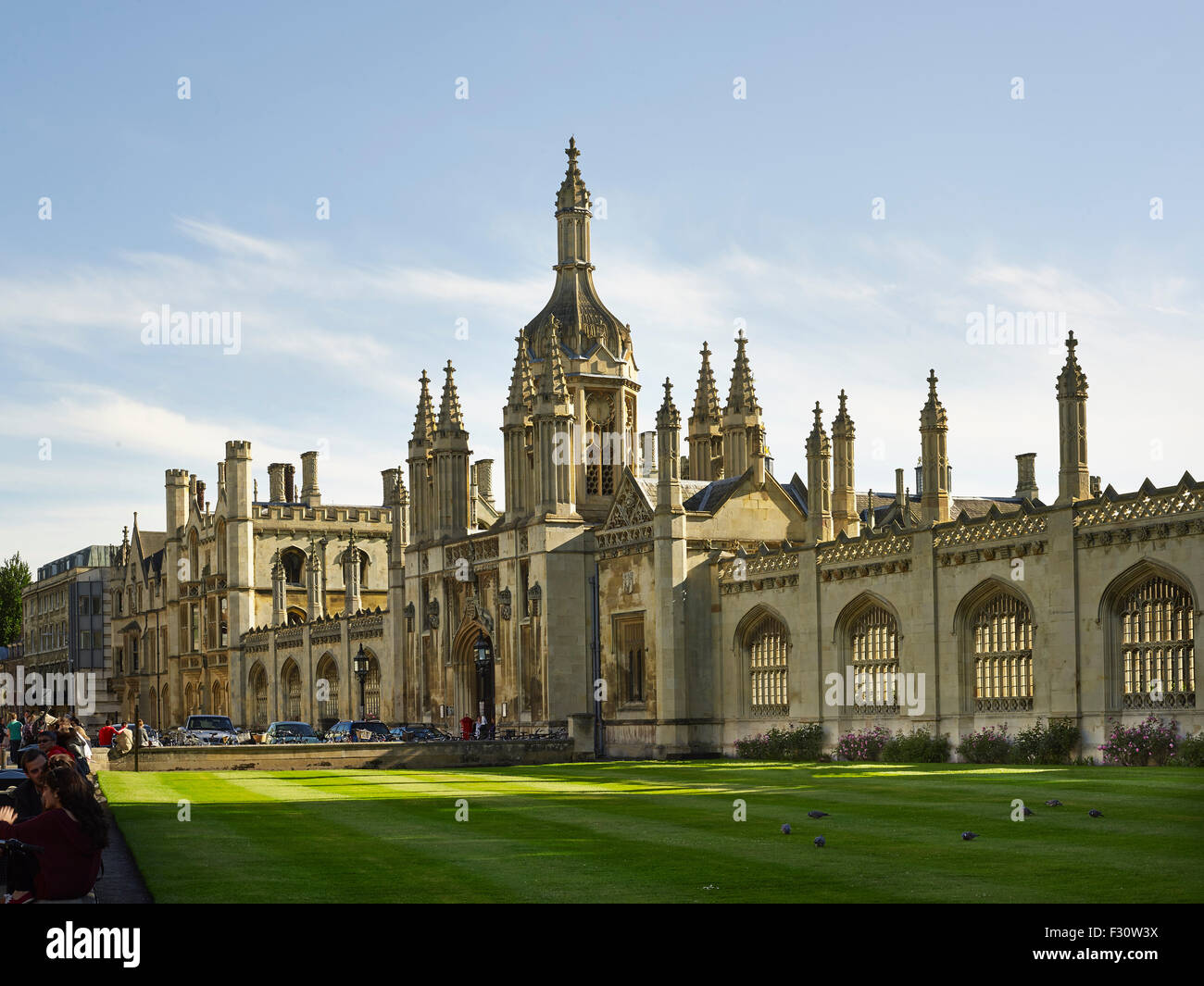 Cambridge, King's College, grande cour centrale, l'écran et gatehouse Banque D'Images