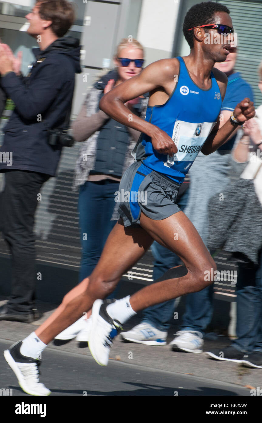 Berlin, Allemagne. 27 Sep, 2015. Athlète polonaise Yared Shegumo a terminé 8e dans le 42e Marathon de Berlin, 2015 Crédit : Philip Game/Alamy Live News Banque D'Images