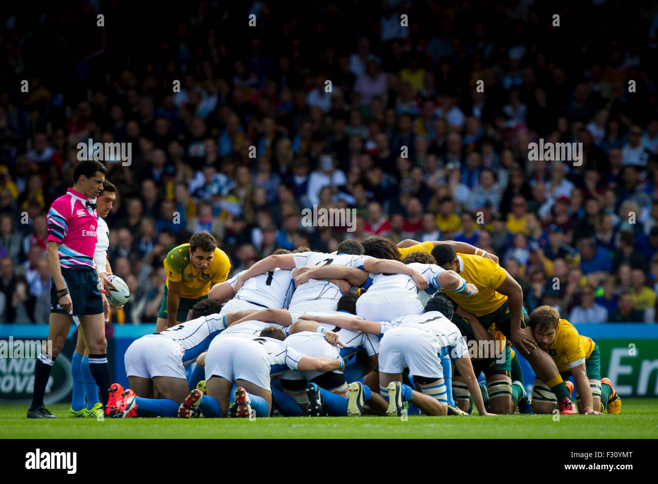 Birmingham, UK. 27 Sep, 2015. Coupe du Monde de Rugby. L'Australie contre l'Uruguay. Une vue générale d'une mêlée. Credit : Action Plus Sport/Alamy Live News Banque D'Images