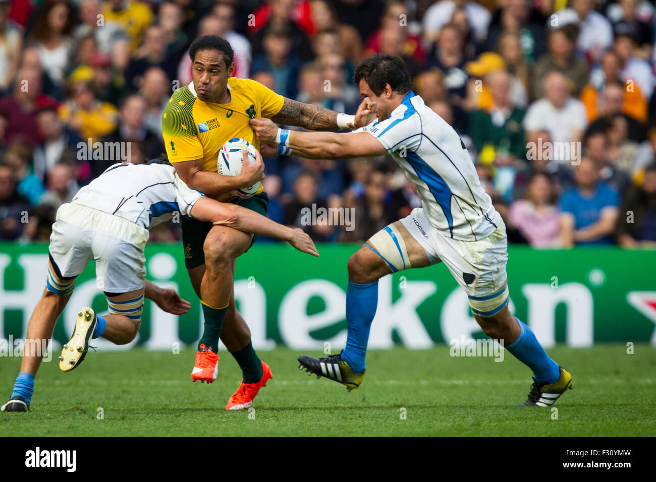 Birmingham, UK. 27 Sep, 2015. Coupe du Monde de Rugby. L'Australie contre l'Uruguay. Joe Tomane d'Australie porte le ballon. Credit : Action Plus Sport/Alamy Live News Banque D'Images