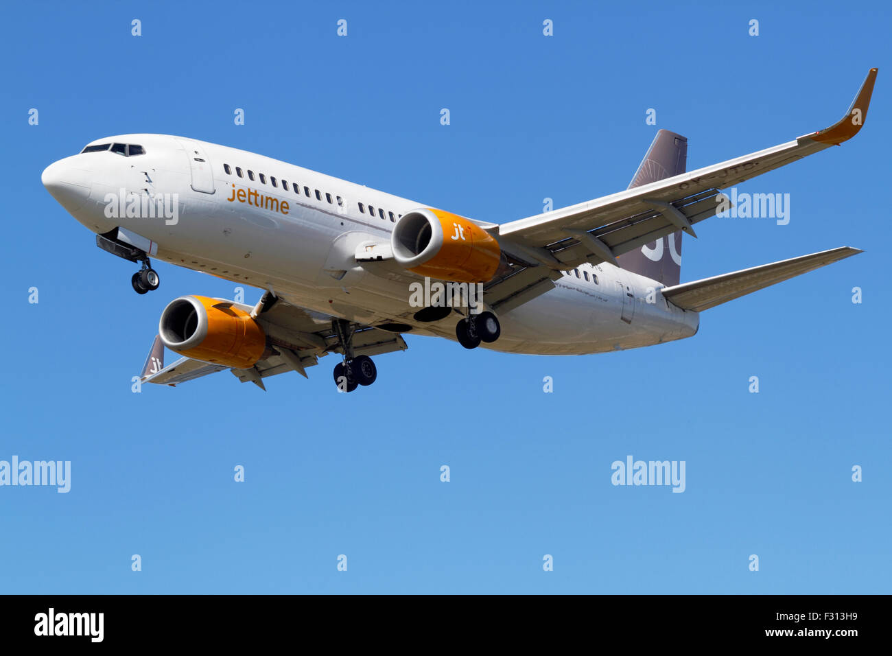 Avion Jettime, OY-JTB, Boeing 737-3Y0 sur l'approche finale de l'aéroport de Kastrup, CPH, Copenhague, Danemark Banque D'Images