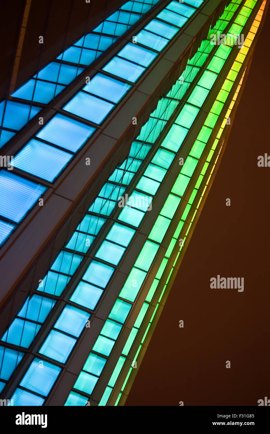 Feux de changement de couleur d'un immeuble moderne Banque D'Images