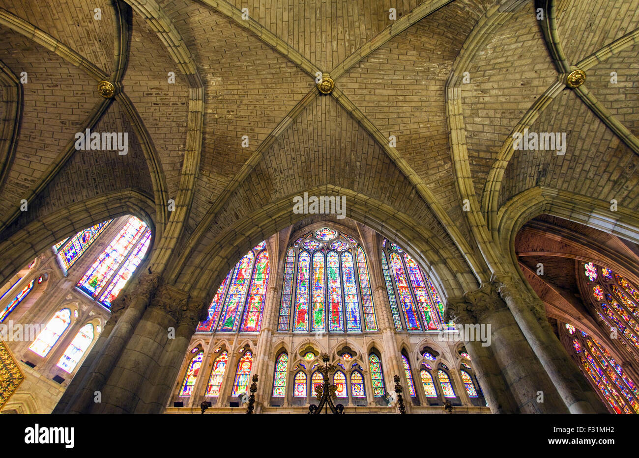 Le célèbre intérieur et des vitraux de la cathédrale de León en Espagne Banque D'Images