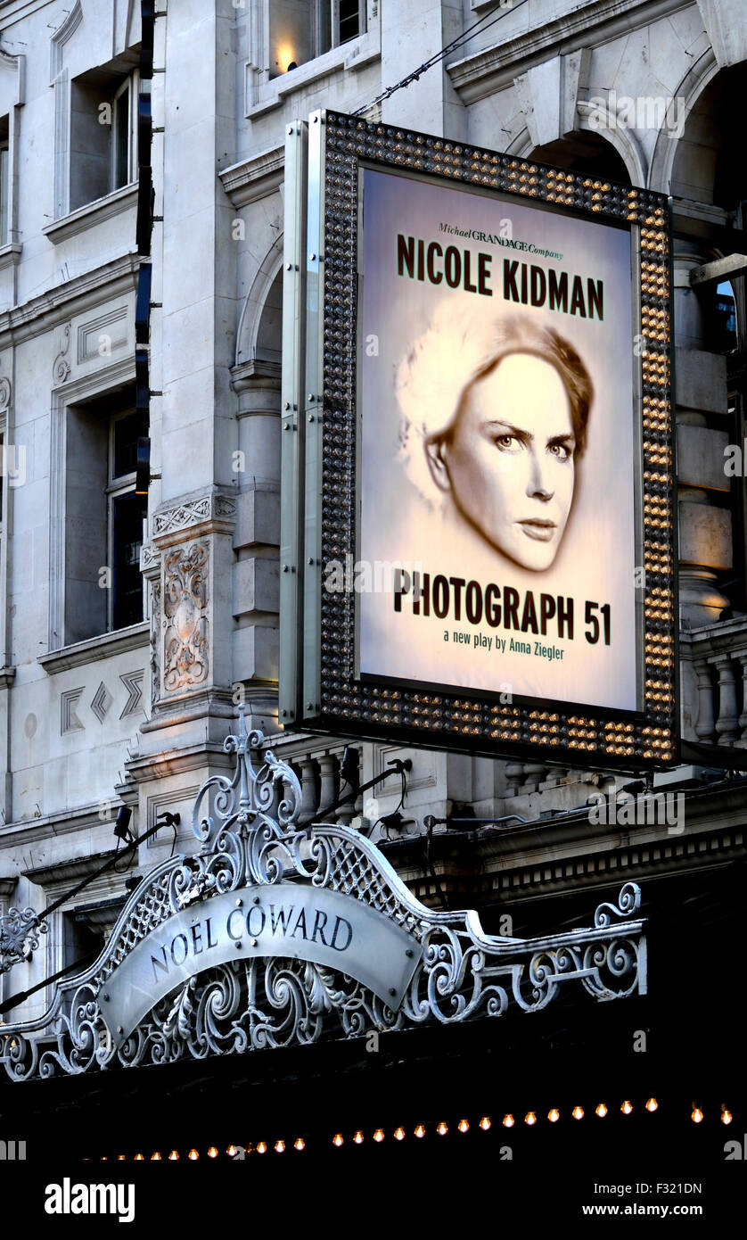 Londres, Angleterre, Royaume-Uni. Nicole Kidman dans 'Photographie' (51 par Anna Ziegler) au Noel Coward Theatre, St Martin's Lane Banque D'Images