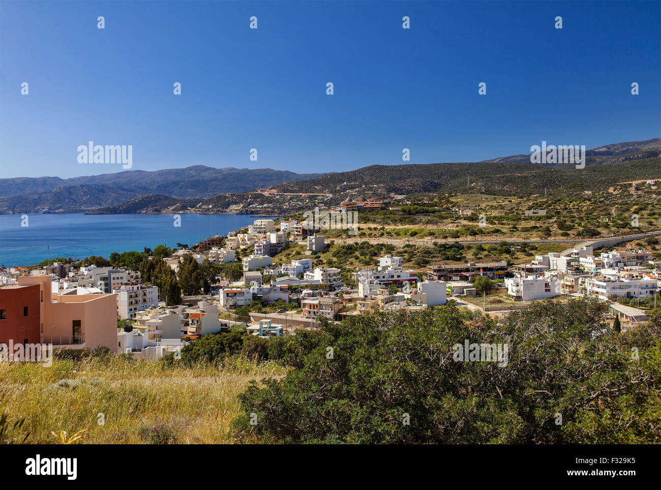 Vue aérienne d'Agios Nikolaos, sur la côte est de la Crète, Grèce. Banque D'Images
