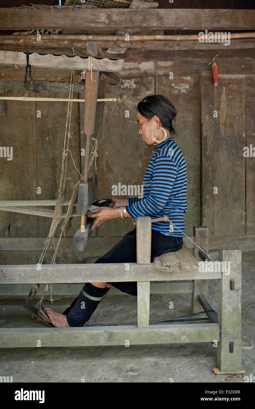 Hmong (un des groupes autochtones dans le nord du Vietnam) sont célèbres pour leur artisanat. Sapa, Vietnam. Banque D'Images