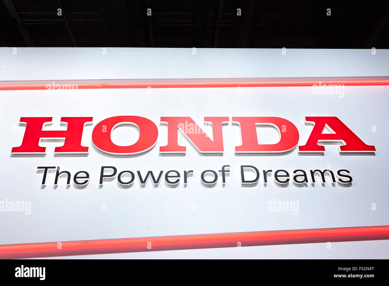 Honda Logo et slogan - Le pouvoir des rêves - à l'IAA International Motor Show Banque D'Images Honda Logo et slogan - Le pouvoir des rêves - à l'IAA International Motor Show Banque D'Images