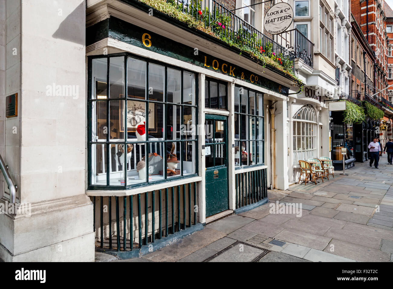 Lock & Co, chapeliers, St James Street, London, UK Banque D'Images