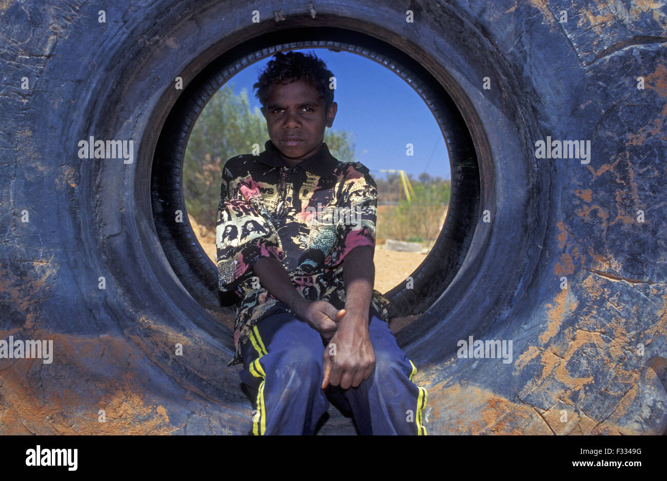 Jeune garçon autochtone, Yuelamu (Mount Allan) dans le Territoire du Nord, Australie Banque D'Images