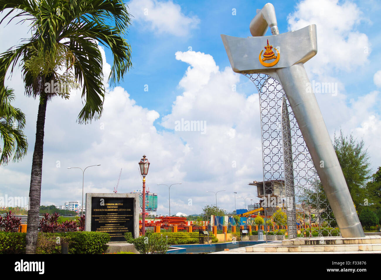 Monument à Kris Klang, Malaisie, pour commémorer la fin du règne de Sultan Selangor, accorde le Sultan Salahuddin Abdul Aziz Shah Banque D'Images