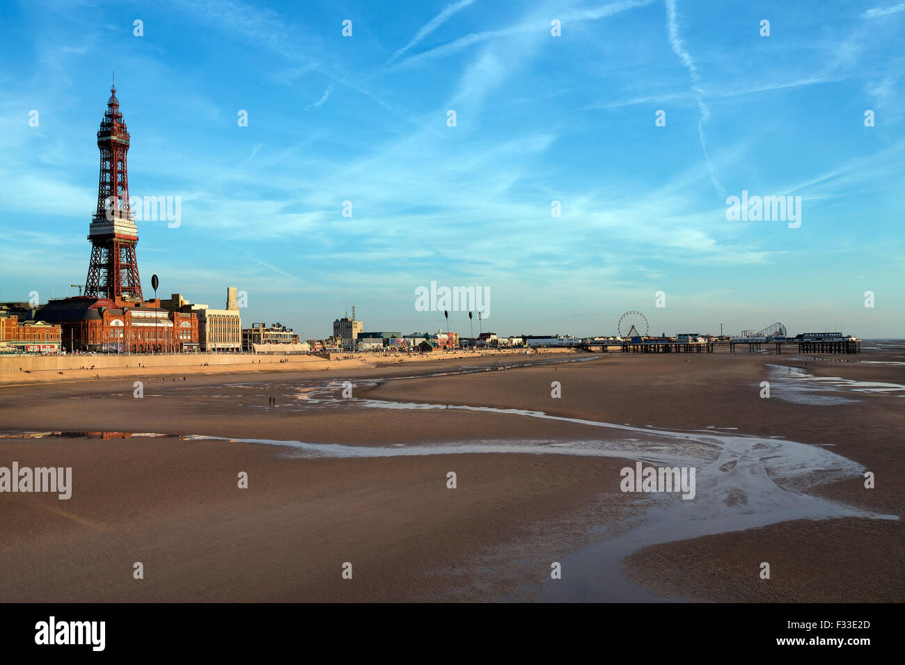 La tour de Blackpool - La plage à marée basse à Blackpool sur la côte nord-ouest de l'Angleterre. Banque D'Images