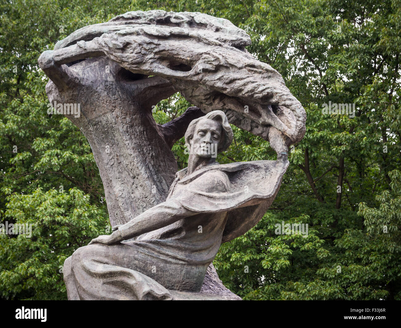 Frédéric Chopin (Fryderyk Chopin) monument au parc Lazienki (Parc des Thermes royaux) à Varsovie, Pologne. Banque D'Images
