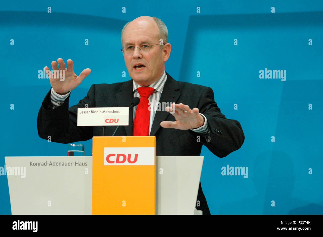 CDU-Generalsekretaer Volker Kauder - Presseunterrichtung im Konrad Adenauer Haus am 14. Oktober 2005, Berlin-Tiergarten. Banque D'Images