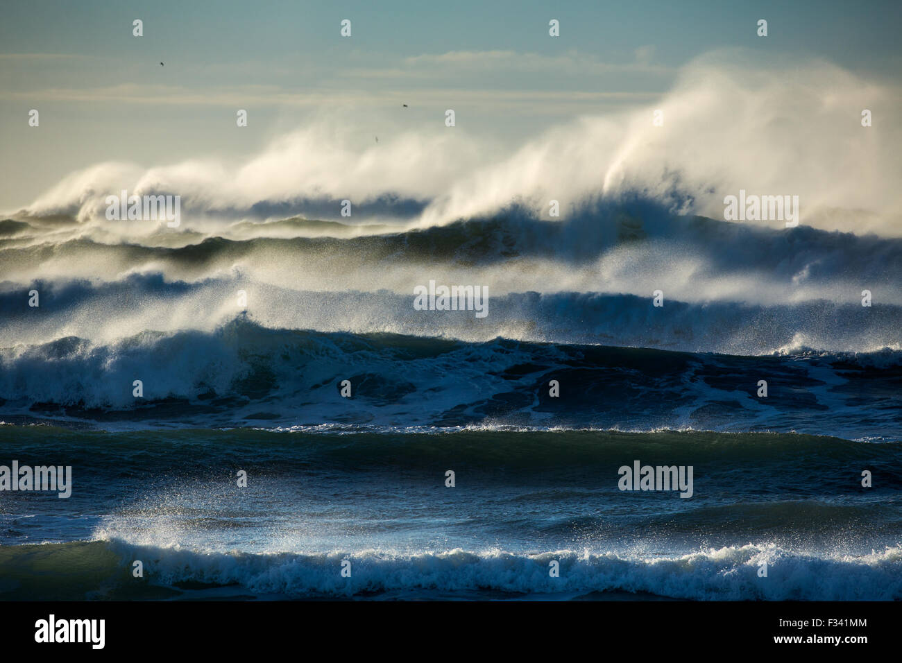 Vagues au large de la péninsule de Reykjanes, l'Islande Banque D'Images Vagues au large de la péninsule de Reykjanes, l'Islande Banque D'Images