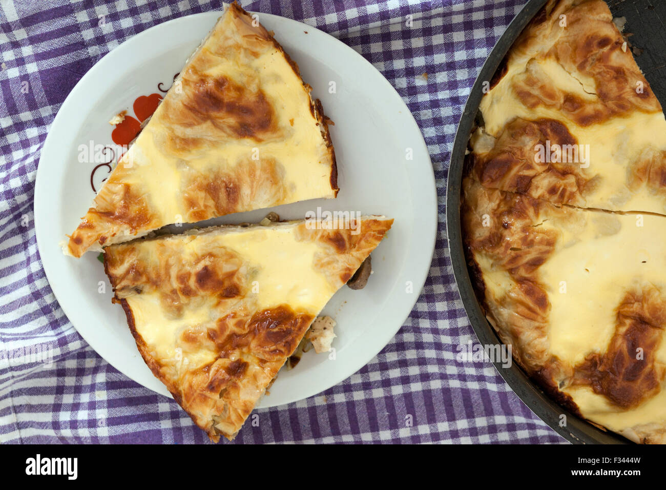 Tranches de tarte aux champignons Banque D'Images